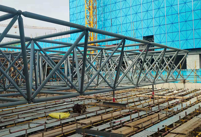 三门峡高铁东总部基地2号楼网架